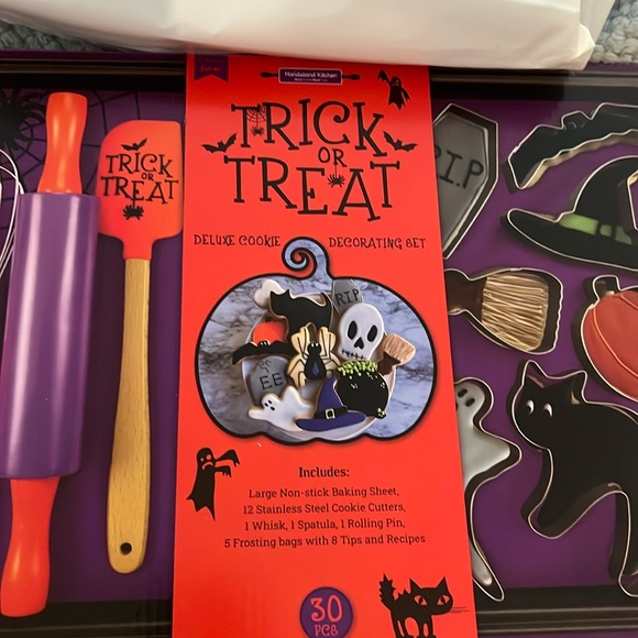 Trick or Treating deluxe cookies set - Picture 1 of 6